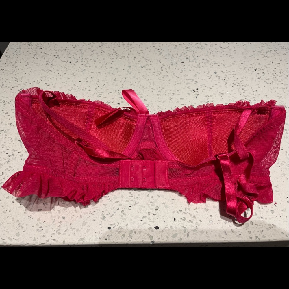 Pink Bra - Picture 2 of 3